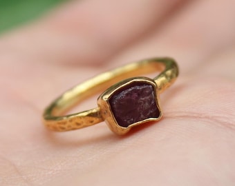 Raw Ruby Silver Ring, Raw Gemstone Silver Ring, Christmas Gift, Halloween, Thanksgiving, Gift for Her, Vintage Ring