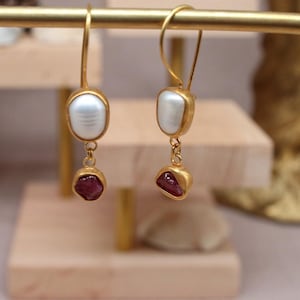 Pearl And Raw Ruby Silver Earrings,Freshwater Pearl And Natural Ruby Silver Earrings, Personalized Gifts For Mom, Gift For Her