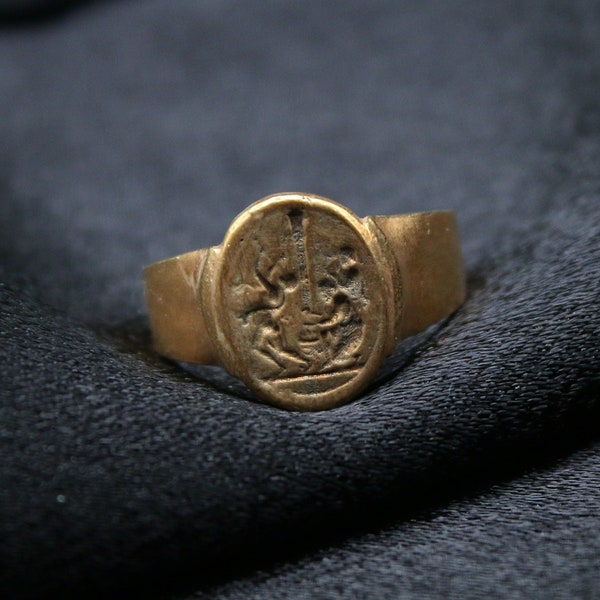 Ancient Roman Vintage Silver Ring symbolizes the victory dance of demons in the Middle Ages