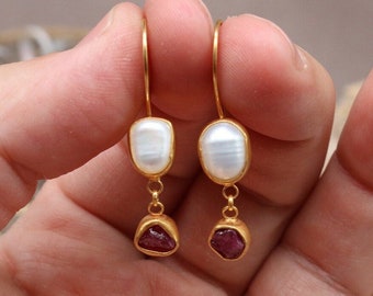 Pearl And Raw Ruby Silver Earrings,Freshwater Pearl And Natural Ruby Silver Earrings, Personalized Gifts For Mom, Gift For Her