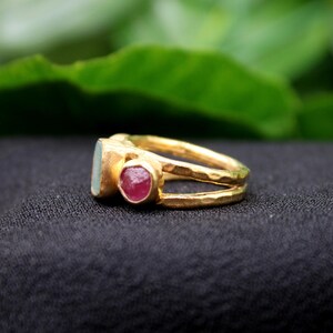 Raw Ruby and Raw Emerald Silver Ring: The Perfect Handmade Christmas Gift afbeelding 5