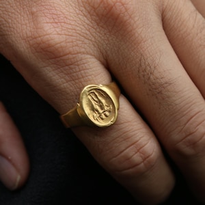Eros and Aphrodite Silver Signet Ring: A Timeless Christmas Gift