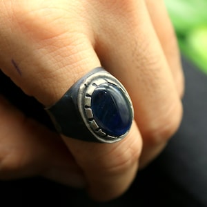 Handcrafted Men&#39;s Silver Ring with Cat&#39;s Eye Gemstone - Unique and Masculine Jewelry