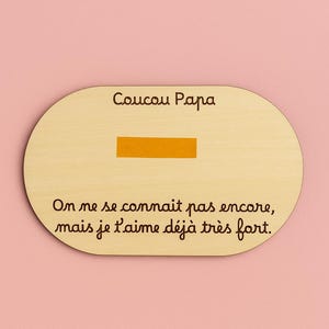 annonce grossesse futur papa : carte en bois 'Coucou papa' avec zone adhésive pour coller le test de grossesse- annonce grossesse originale