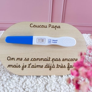 annonce grossesse futur papa : carte en bois 'Coucou papa' avec zone adhésive pour coller le test de grossesse- annonce grossesse originale
