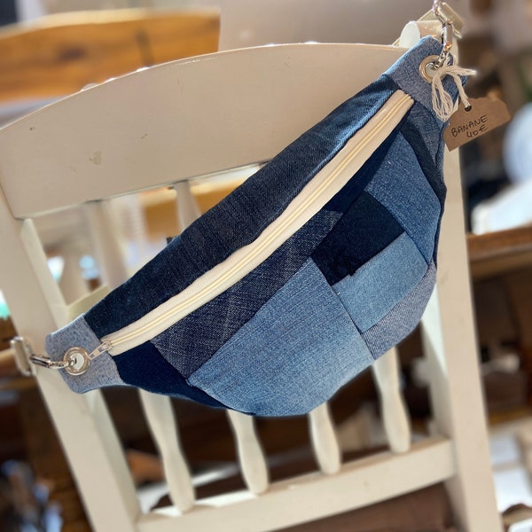 Sac banane en jean recyclé (upcycling)