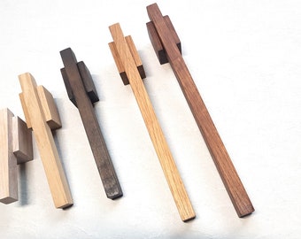 Lange Moderne Möbelgriffe aus Eichenholz: Minimalistische Möbelknäufe