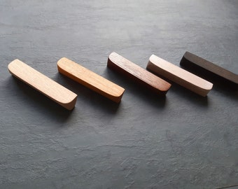 Los tiradores largos de madera de roble tiran los botones de madera del cajón del minimalismo del aparador del hardware de la cocina simple