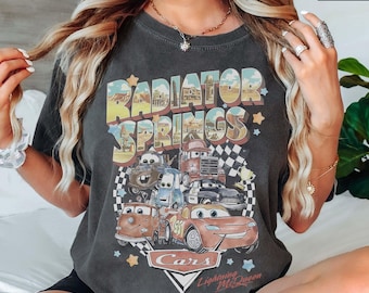 Camiseta retro de la película Cars de Radiator Springs, camiseta vintage de Lightning McQueen, camiseta de la película Cars de Disney, camisetas de vacaciones familiares en Disneyland
