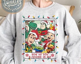 Camiseta navideña Polaroid Disney de Toy Story, sudadera navideña con un amigo en mí de Woody y Buzz Lightyear, camiseta navideña de WDW Disneyland