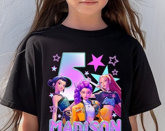 Camiseta personalizada de cumpleaños de Huntrix para niña, camiseta personalizada de cumpleaños de cazador de demonios Kpop, regreso a clases, regalo para fan de Huntrix, regalo de cumpleaños para niño