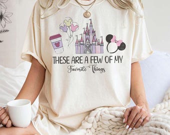 Estas são algumas das minhas coisas favoritas, camiseta Disney Mickey e Minnie, camiseta Disneyland Castle, camiseta Disney Family, camiseta Disneyland