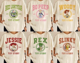 Maglietta Comfort Colors con i personaggi del gruppo Toy Story retrò, design di Buzz Lightyear, Woody, Jessie, Bo Peep, maglietta coordinata per la famiglia Disney, Disney Pixar