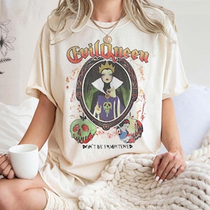 BM® Retro 90s Disney Snow White Evil Queen Don&#39;t Be Frightened Portrait Comfort Colors Sweatshirt , Snow White Evil Queen Shirt