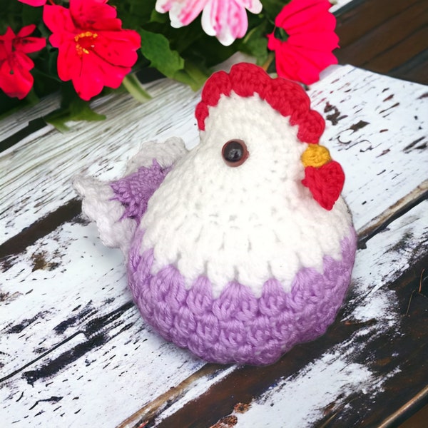 Décoration une poule blanche et violet au crochet