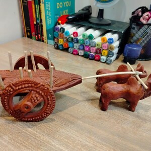 モヘンジョダロ文明の遺跡で牛車のレプリカが発見される