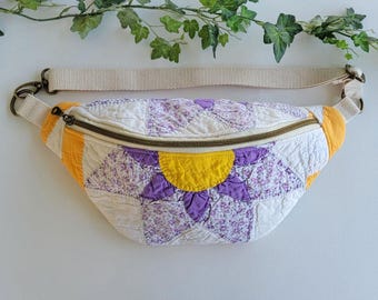 Vintage Quilted fanny pack |Quilt Fanny Pack|Quilt Purse|Quilt Bag|Quilt Sling Bag|Flower Purse|Quilt Flower| Crossbody Purse | Grandmother