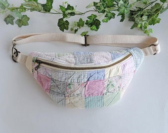 Vintage Quilted fanny pack |Quilt Fanny Pack|Quilt Purse|Quilt Bag|Quilt Sling Bag|Flower Purse|Quilt Flower| Crossbody Purse | Grandmother