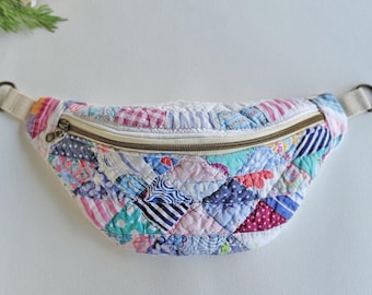 Riñonera acolchada vintage / Riñonera acolchada / Bolso acolchado / Bolso bandolera acolchado / Bolso con flores / Flor acolchada / Bolso cruzado / Abuela