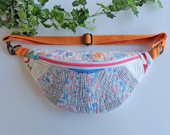Vintage Quilted fanny pack |Quilt Fanny Pack|Quilt Purse|Quilt Bag|Quilt Sling Bag|Flower Purse|Quilt Flower| Crossbody Purse | Grandmother
