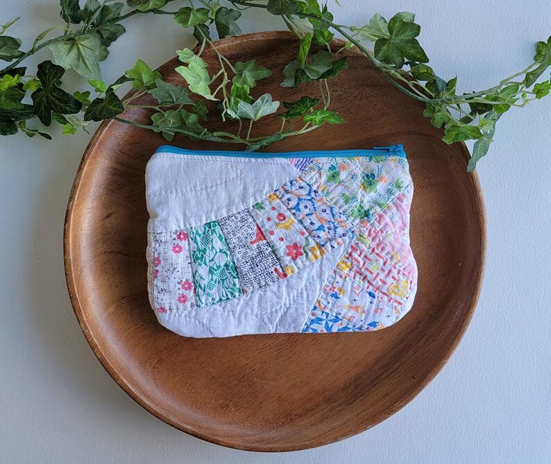 Neceser vintage acolchado con cremallera / Hecho a mano con una colcha vintage Green zipper