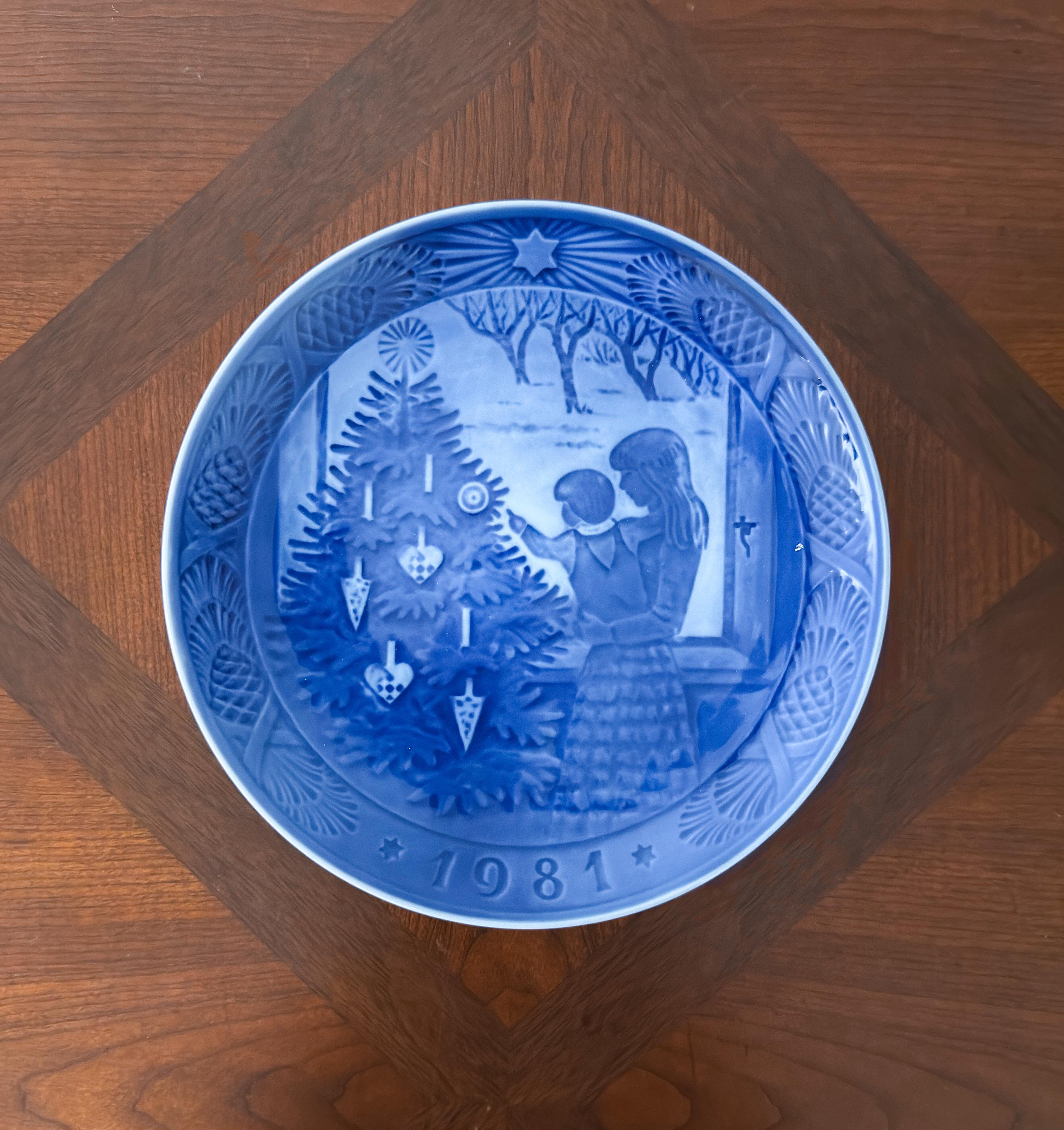 1981 Christmas Plate - Etsy