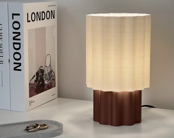 ONDO Moderne gewellte Tischlampe | 3D gedruckte minimalistische Schreibtischlampe | Ästhetische Scandi Nachttischlampe | Dekorative Innenbeleuchtung