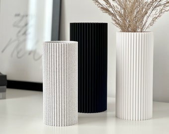 Vase décoratif nervuré pour fleurs séchées et herbe de la pampa | Vase cylindrique noir et blanc imprimé en 3D pour une maison minimaliste