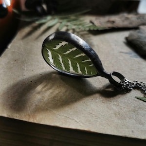 Halskette mit echtem Farn, gepresster botanischer Anhänger, Waldschmuck, Cottagecore-Halskette, Geschenkidee für Naturliebhaberinnen