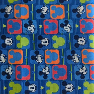 Tessuto per quilting, cucito e artigianato di Springs Global Cotton, CP11209, 1,75 iarde, Disney Mickey Mouse Faces