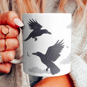 Taza de dibujos animados de cuervo, taza de cuervo, taza de regalo de cuervo, regalo de cuervo, regalo para amantes de los cuervos, taza de cuervo para ella y él, taza de regalo de pájaro, taza de regalo de animal, taza para amantes de los cuervos
