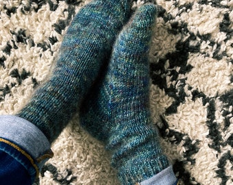 Easy Worsted Weight Socks Knitting Pattern (PDF Pattern)