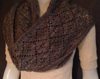 Diamond Lace Cowl // PDF Knitting Pattern