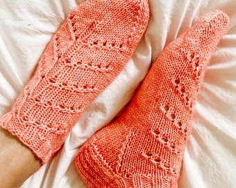 KNITTING PATTERN - Sweet Papaya Socks * Easy Socks Knitting Pattern * Sock Knitting Pattern * DK Weight Socks