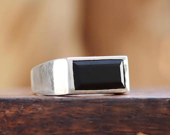 Black Onyx Men's Signet Ring: 925 Sterling Silver