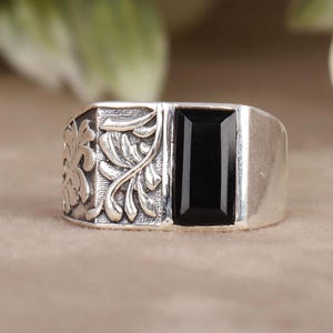 Black Onyx Sterling Silver Men's Ring: Nature Inspired Signet