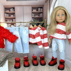 Conjunto para boneca Gotz de 35 cm: Casaco de pele sintética, calça jeans desgastada, camisa listrada, gorro e botas.