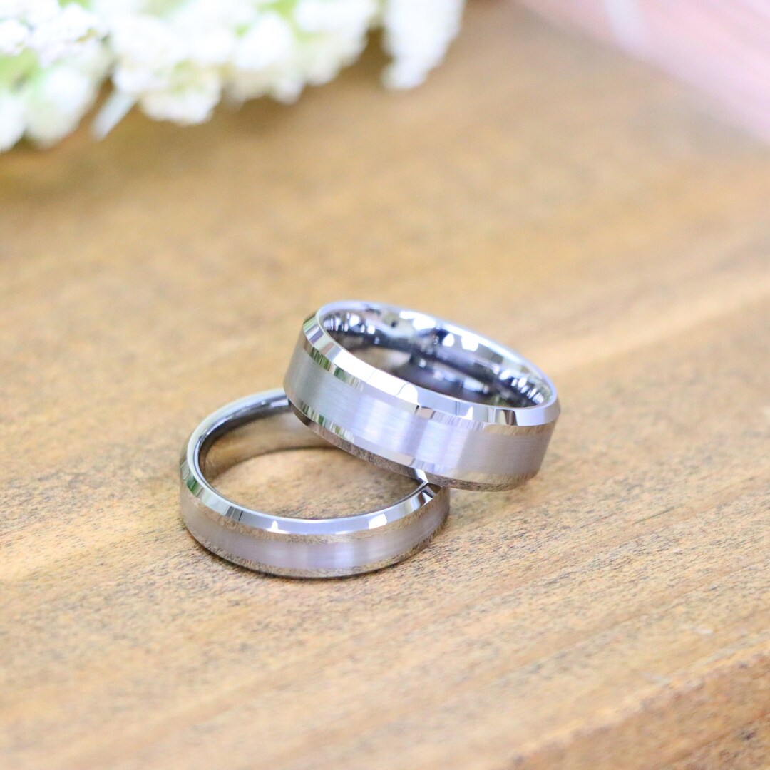 Brushed Center With Beveled Edges, 6mm/8mm Men's Tungsten Wedding