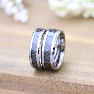 Black Carbon Fiber Silver Tungsten Ring, Carbon Fiber Inlay, Men&#39;s Tungsten Carbide Wedding Ring, Wedding Band Men&#39;s Women&#39;s Engagement Ring