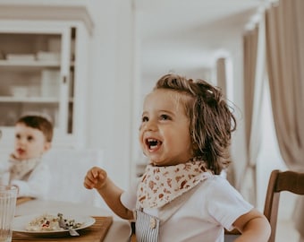 Bandana bib "little love"