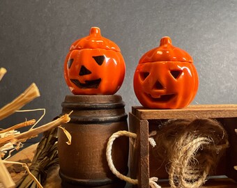 Miniature Ceramic Halloween Pumpkin- 1:12 Scale-Dollhouse Cookie Jar with Lid