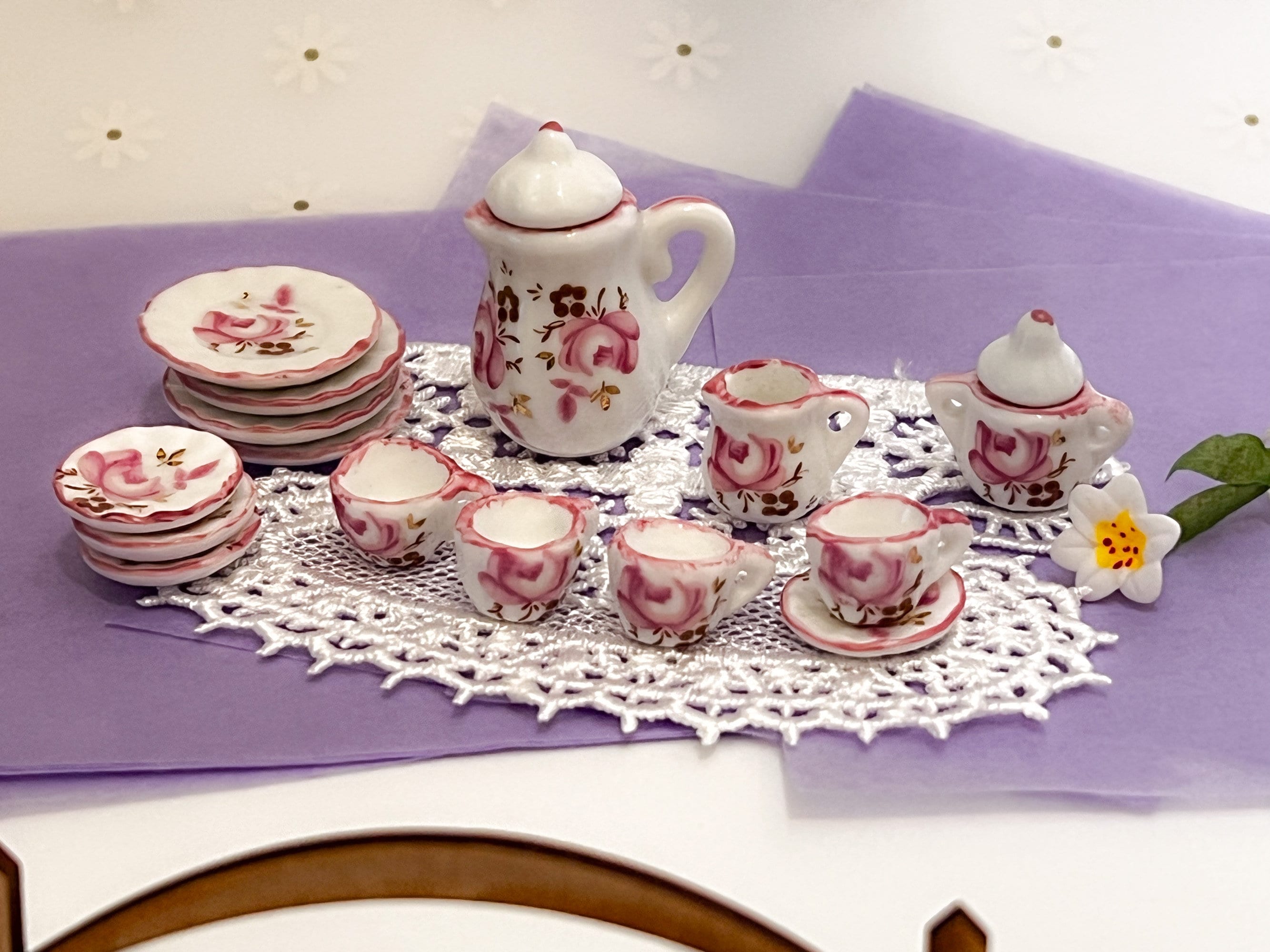 Dinette en porcelaine Fleurs vers 1950 - Le Palais des Bricoles