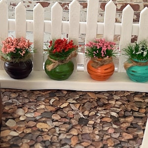Dollhouse Miniature Tiny Flowerpots – Decorative Bushy Tuft Flower Cluster with Jute Twine – 1:12 Scale Garden Accessory