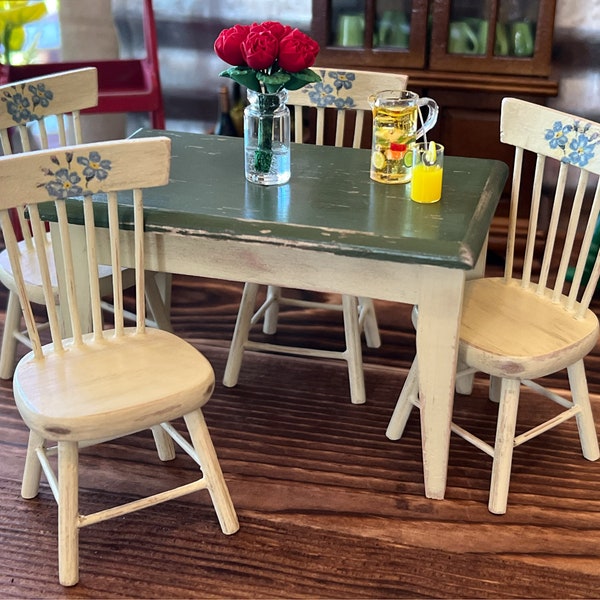 Dollhouse Miniature 1:12 Wood Dining Room Set Table and Chair, Dollhouse Yellow Distress Miniature Dining Set Table Dollhouse Home Decor