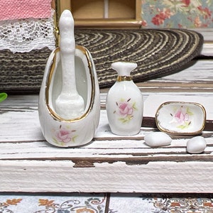 Miniature Bathroom Set – 1:12 Scale Porcelain Accessories | Pink Rose & Gold Trim | Dollhouse Bathroom Decor