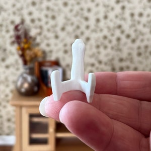 Miniature Ceramic Plate Stand – 1:12  Scale White Display Stand for Dollhouse Plates or Trays – Kitchen Decor – Living Room Decor