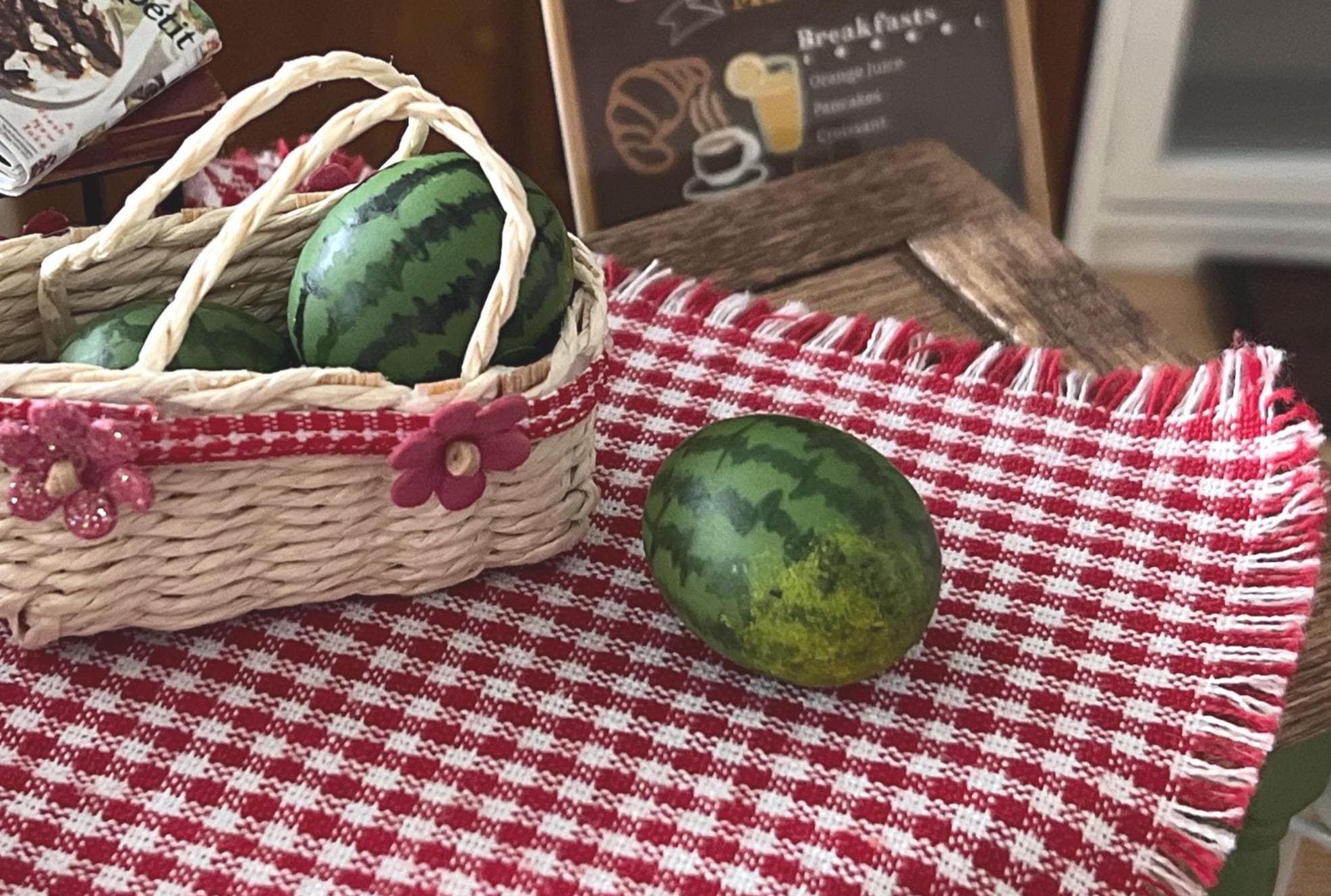 ミニチュア スイカ 1個 - 1:12スケール - ドールハウス用リアルな食品