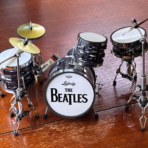 Dollhouse Miniature 1:12 Beatles Ringo Starr Drum Set - Ringo Starr Replica-Beatles Metal Drum Kit. Arts and Collectibles Music Room Beatles