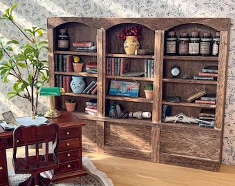 ミニチュア木製本棚 1:12スケール – ライトブラウンステイン仕上げの図書館用本棚