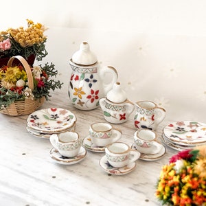 Miniature Porcelain Tea Set – 17-Piece 1:12 Scale Dollhouse Set for 4 – White with Colorful Flowers & Gold Trim – Kitchen Decor